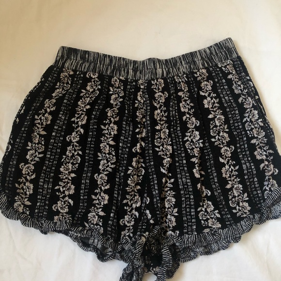 flowy shorts - Picture 2 of 3